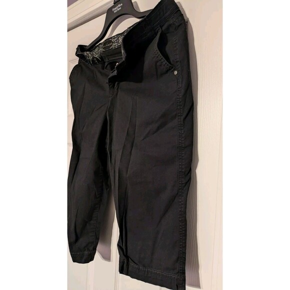 Gloria Vanderbilt Black Cargo Capri Pants Size 8 Stretch Mid Rise Crop Utility - Picture 5 of 12
